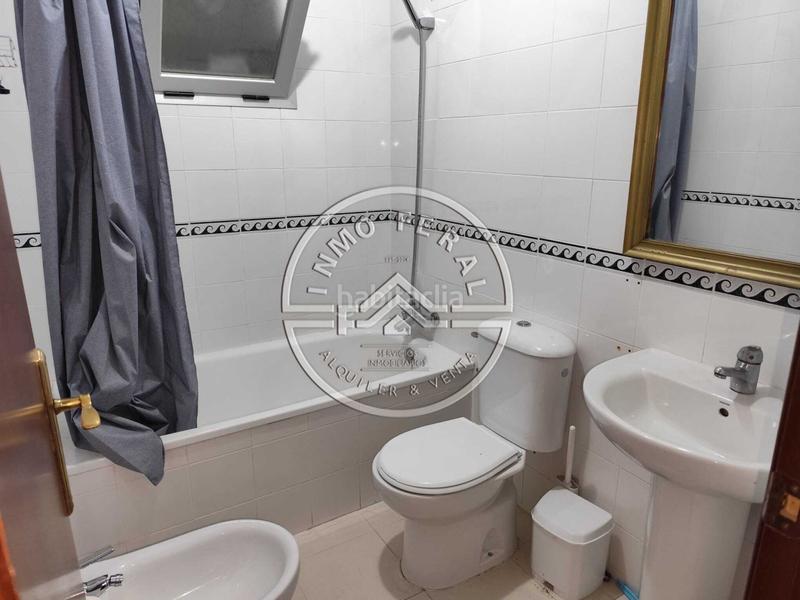 Foto d51a91f8-6799-46c7-994b-fbd86db74afc. Flat with heating in Écija