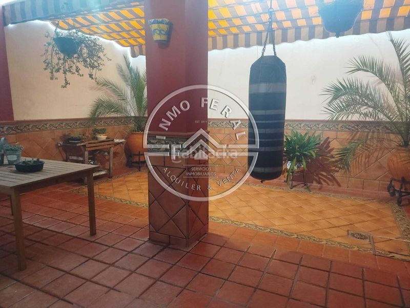 Foto b1e8e0f0-66f8-408b-b755-2e686a27c2aa. Casa amb calefacció aparcament a Écija