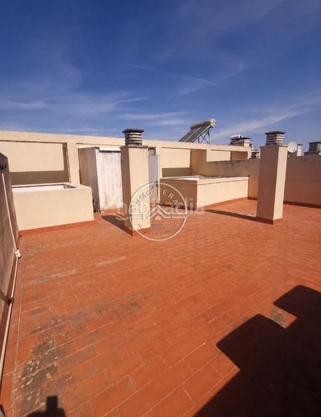 Foto f6c5299e-1612-4fe8-b24e-0aa0eb5d304b. Àtic amb calefacció aparcament a Écija