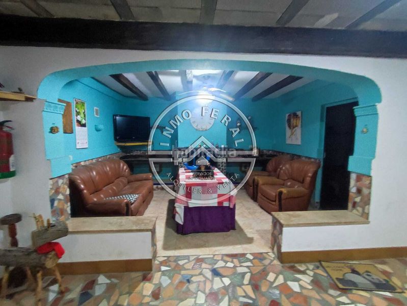 Foto c9e5700d-f555-493f-b6c7-33ca1c99363f. Casa amb aparcament a Luisiana (La)