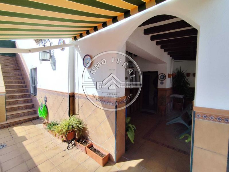 Foto a170439a-e6f5-4256-b384-89a04ec08e60. Casa amb calefacció aparcament a Écija