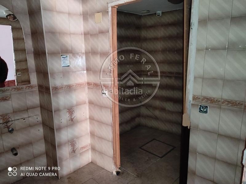 Foto f3bbc99a-c64a-48c0-9f73-f878a940803d. Geschäftsraum in Écija