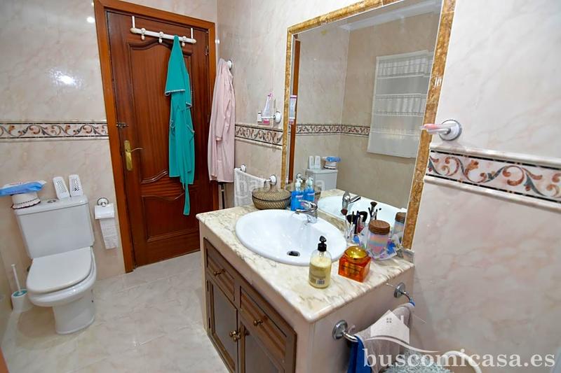 Foto 884e3f43-ad27-46e0-b543-0fc8f56fe569. Semi detached house with parking in Zona Hospital Linares