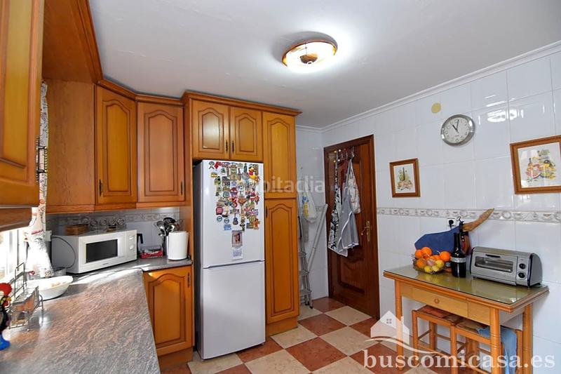 Foto 96060336-4348-43f7-bf4c-3a23ba60c3fe. Semi detached house with parking in Zona Hospital Linares