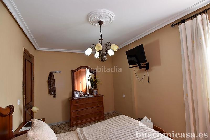 Foto b9a784bb-cedd-4134-9d67-29c070f4d0bd. Semi detached house with parking in Zona Hospital Linares