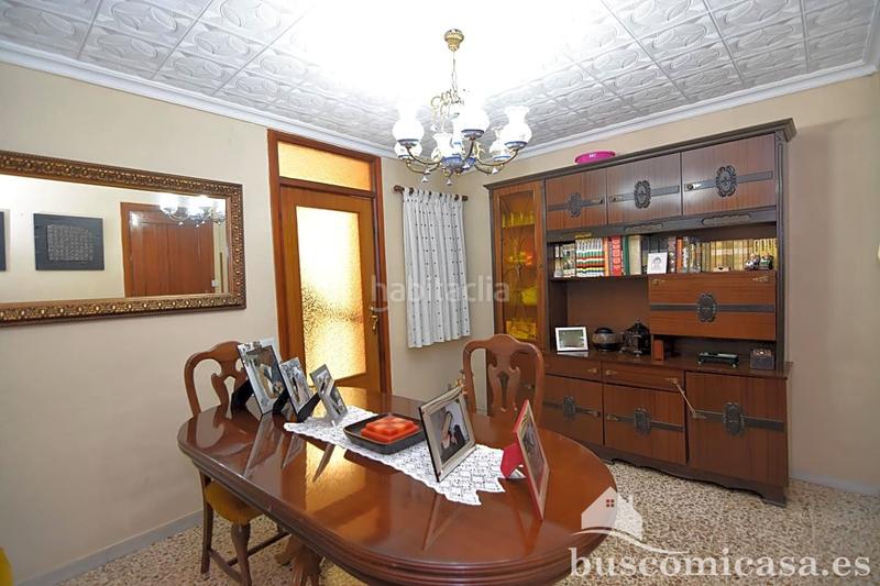 Foto d7239383-e8af-4ee3-a95a-c2258690af61. Semi detached house with parking in Zona Hospital Linares