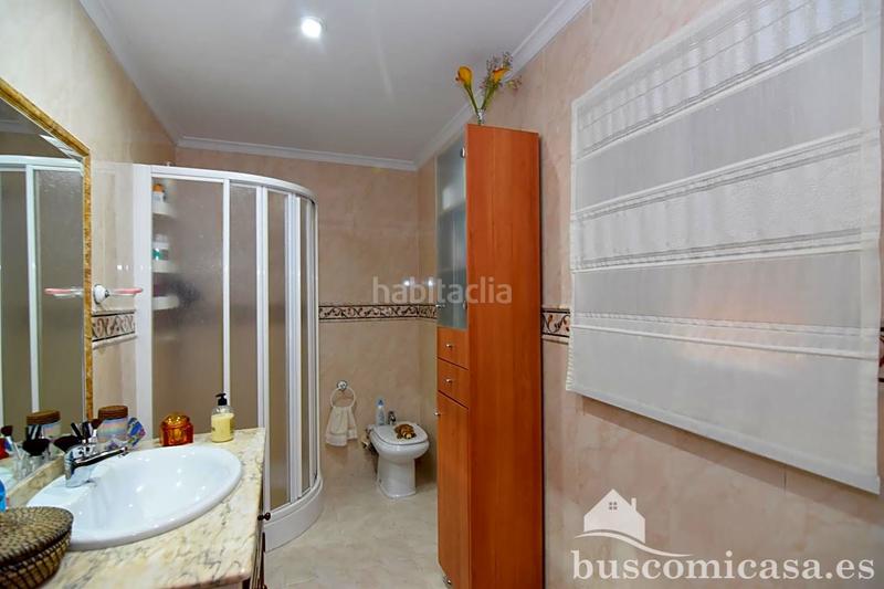 Foto e28c5d7b-e744-43a1-a431-7114d04f46a8. Semi detached house with parking in Zona Hospital Linares