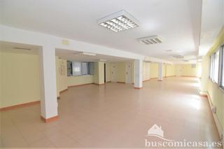 Büro  N/a. Esta gran oficina se encuentra en calle padre suárez (en el cent