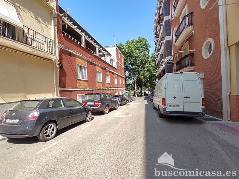 Foto 20c13071-2574-4235-8973-9452516d9e13. Aparcament cotxe a Linarejos Linares