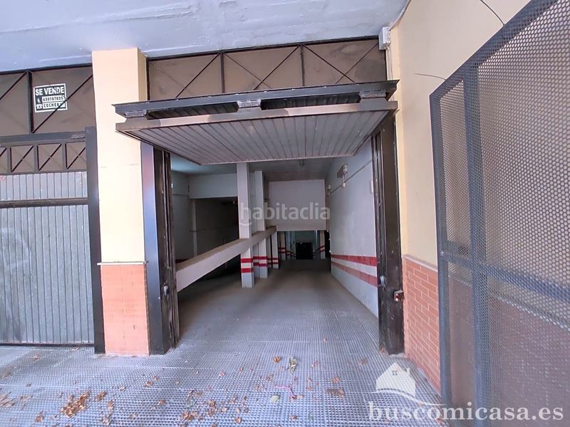 Foto 2c52f5b0-d535-486a-977b-5e55e9c541ea. Aparcament cotxe a Linarejos Linares