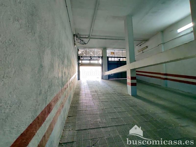 Foto d228f6d5-3940-4ceb-9c1b-3b57609998ca. Aparcament cotxe a Linarejos Linares