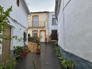Maison  Del banco. Casa tradicional de pueblo con 5 dormitorios, muy bien conservad