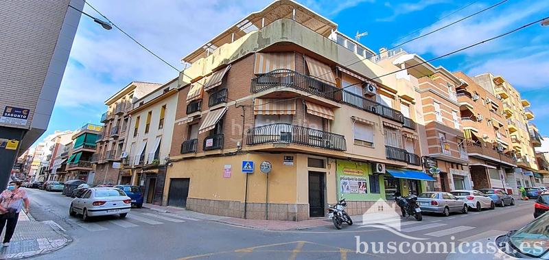 Foto 1d1b8962-f985-42f9-b229-1d8f1d8f4ce3. Dreistöckige wohnung mit parking in Centro ciudad Linares