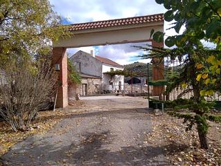 Masia a Benalúa de las Villas. Estupendo restaurante con vivienda ubicado en una zona rural, co