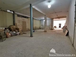Lloguer Local Comercial  La cruz. Buen local junto al paseo de linarejos