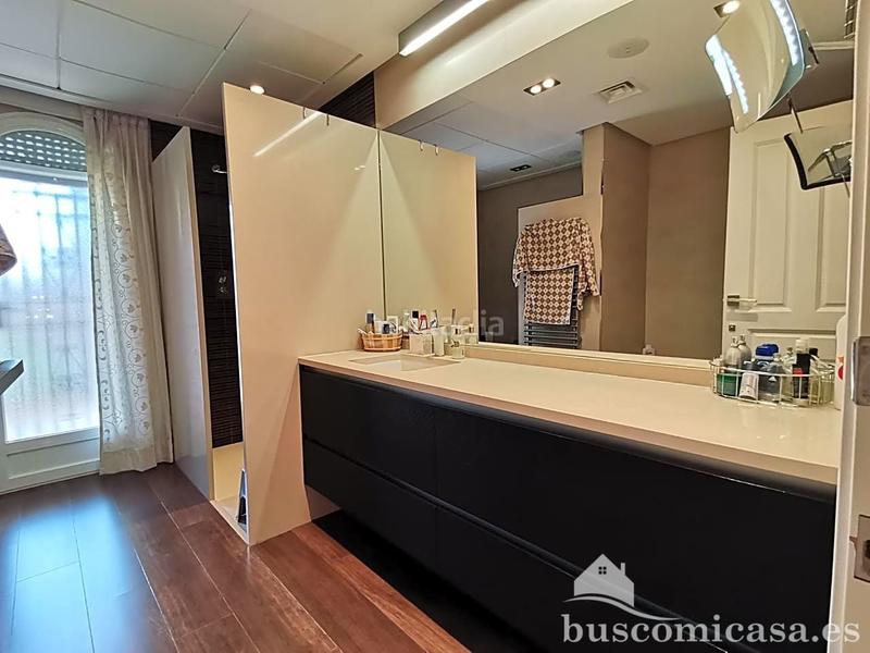 Foto 25769d9f-f3ad-40fc-b92d-0a83eb3ea175. Casa amb calefacció aparcament piscina a Zona Hospital Linares