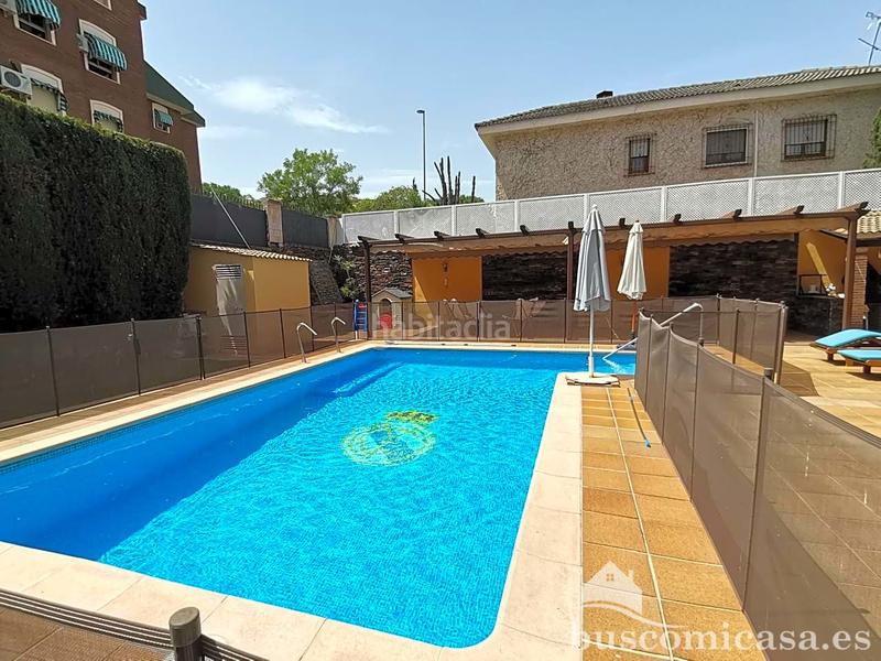 Foto 29f4dbcc-4cac-4d6c-9e44-11b39ab17a79. Casa amb calefacció aparcament piscina a Zona Hospital Linares
