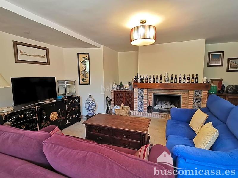 Foto 3fb5998a-ef83-4179-8521-32d1b27d079e. Casa amb calefacció aparcament piscina a Zona Hospital Linares