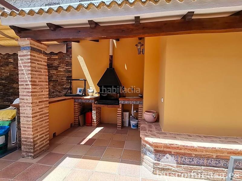 Foto 42003a5c-dc85-4667-a81c-1038f622f9da. Casa amb calefacció aparcament piscina a Zona Hospital Linares