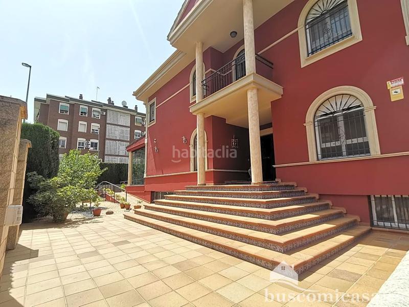 Foto 47c2a915-60e3-47a4-b8bb-16ae936df8b5. Casa amb calefacció aparcament piscina a Zona Hospital Linares