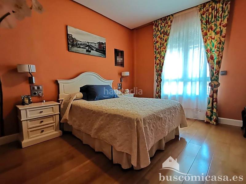 Foto 6331d44b-9466-4e9c-9737-ed29a3051b7a. Casa amb calefacció aparcament piscina a Zona Hospital Linares