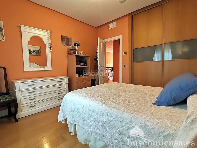 Foto 6fb27457-6a5f-4e68-bb68-0d30138abbb1. Casa amb calefacció aparcament piscina a Zona Hospital Linares