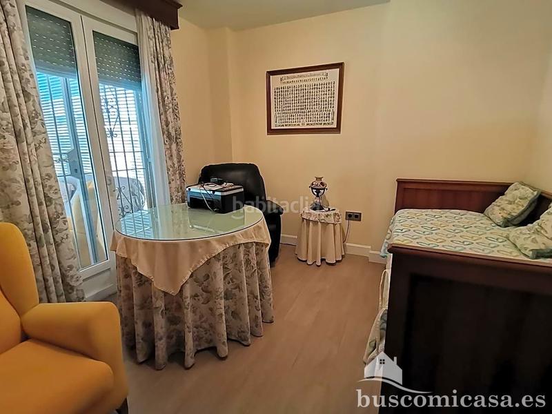 Foto 93b04027-7d8d-4162-848b-ddbfab530aea. Casa amb calefacció aparcament piscina a Zona Hospital Linares