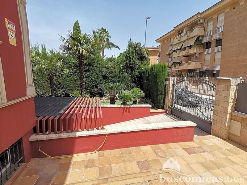 Foto b307d3c2-12fe-4898-940e-33619ce8f687. Casa amb calefacció aparcament piscina a Zona Hospital Linares