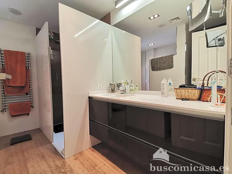 Foto c472f03a-387c-4258-baac-c8fe4029eac2. Casa amb calefacció aparcament piscina a Zona Hospital Linares