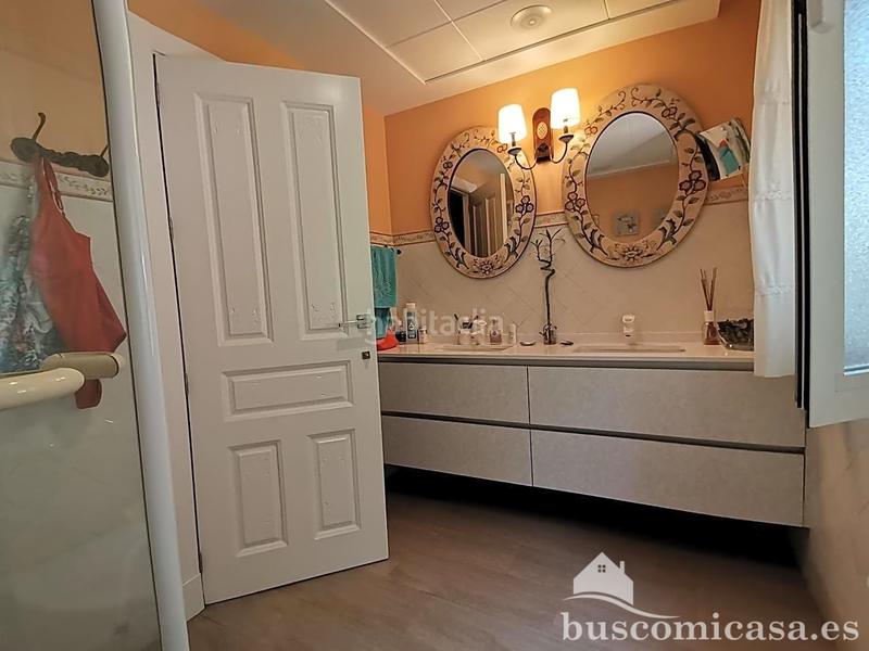 Foto dc7f5849-3f8a-4bec-827f-2e0390b088e9. Casa amb calefacció aparcament piscina a Zona Hospital Linares