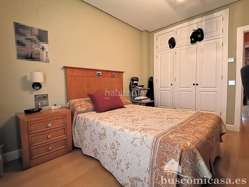 Foto edcbfe10-1202-45b3-979d-df6bb7139a04. Casa amb calefacció aparcament piscina a Zona Hospital Linares