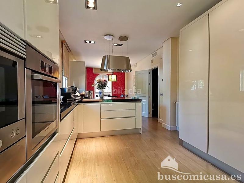 Foto ede0e7be-614d-4c01-b242-b68260b72b99. Casa amb calefacció aparcament piscina a Zona Hospital Linares