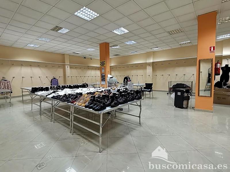 Foto 38602cce-0a4a-46cc-9244-32e112adcb73. Alquiler local comercial magnífico y gran local comercial en Linares