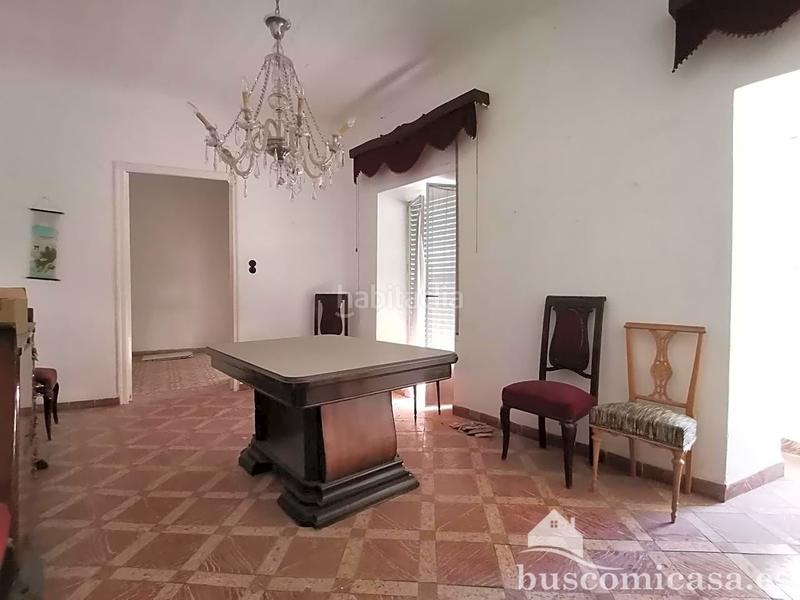 Foto 064f4af8-a0e6-471f-b30d-95116232fe99. Casa aparellada a Centro ciudad Linares