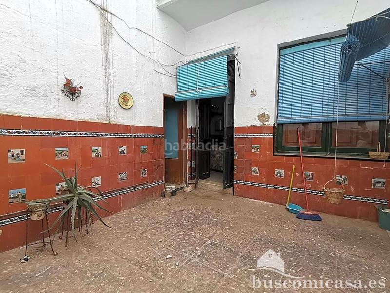 Foto 2e8380fc-3220-4738-9806-e997f5877bc2. Casa aparellada a Centro ciudad Linares
