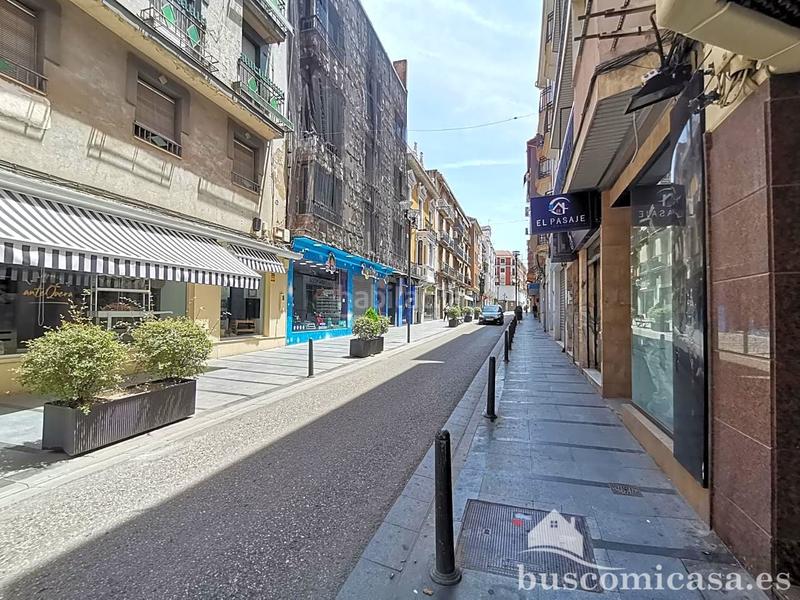 Foto c35aa968-cfe2-4a3c-b4e2-c046c4b70509. Casa aparellada a Centro ciudad Linares