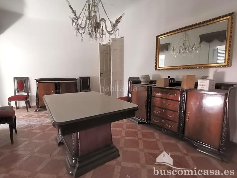 Foto f4fa5a2c-7944-493a-b773-dd16e01291bc. Casa aparellada a Centro ciudad Linares