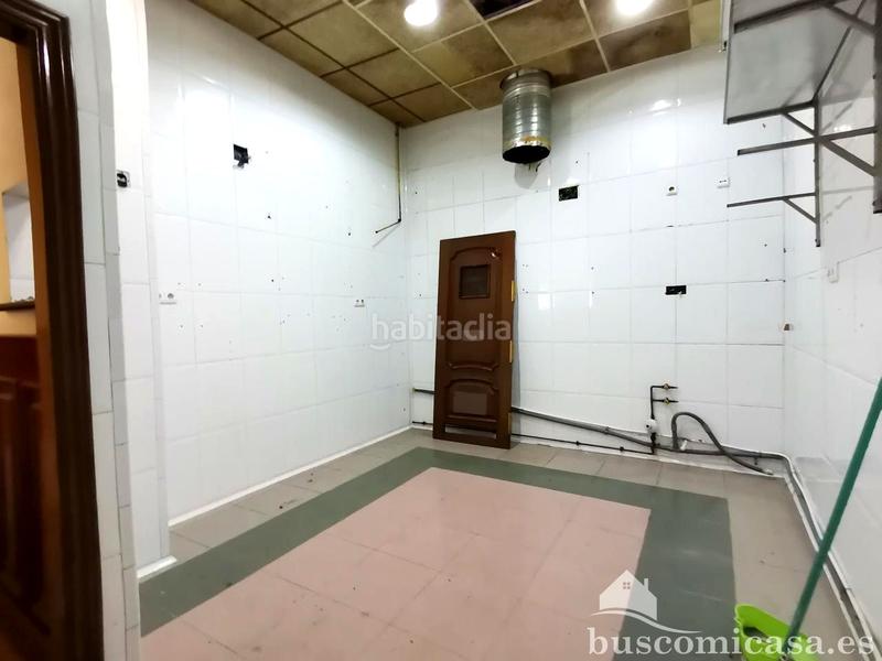 Foto 652eb5eb-56bf-4217-baf1-476acbf26b1f. Alquiler local comercial amplio local en pleno centro en Linares