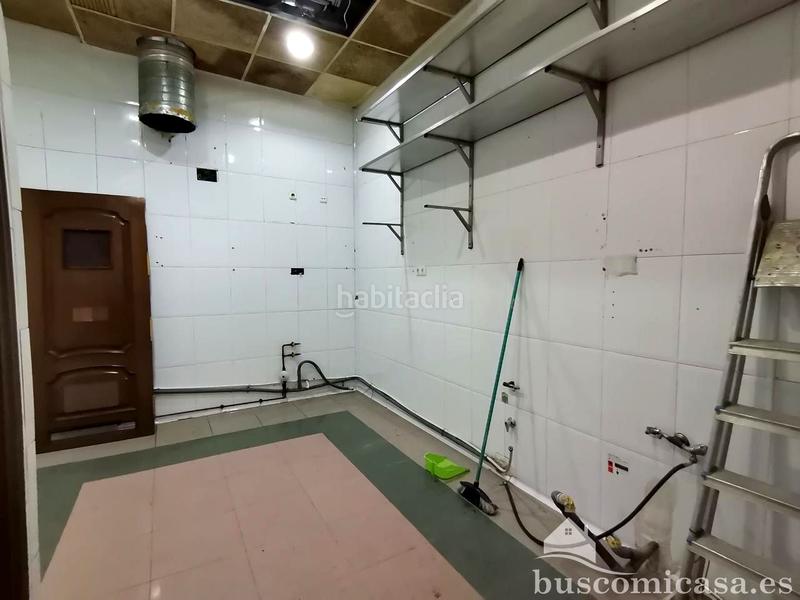 Foto 8b45fd4e-b4fd-4837-9504-d39889429c2a. Alquiler local comercial amplio local en pleno centro en Linares