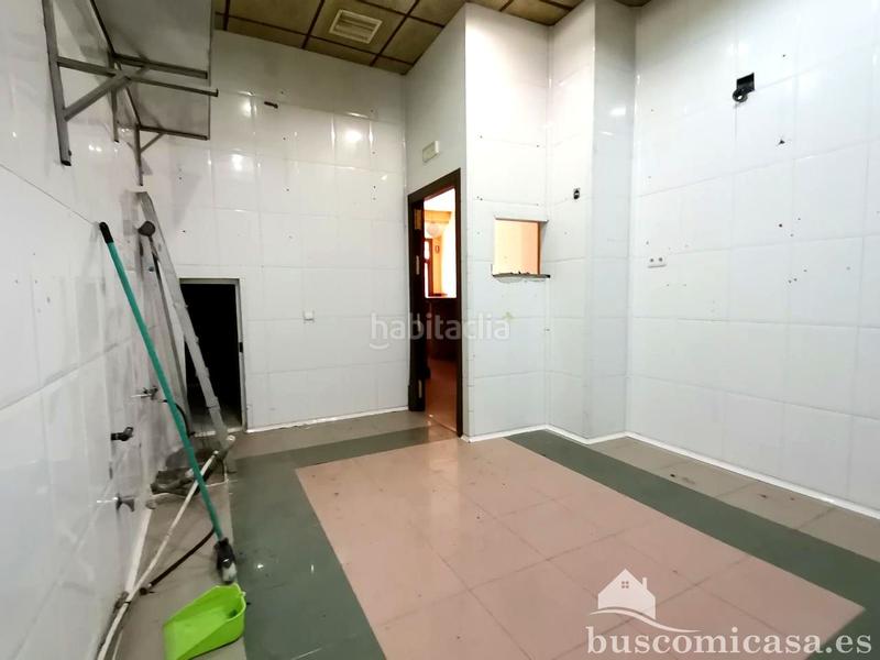 Foto e3e8b8f5-1c60-473c-8595-fae68b6c81fe. Alquiler local comercial amplio local en pleno centro en Linares