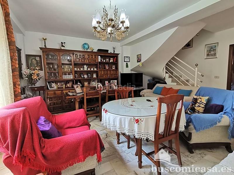 Foto 76ccfcd6-fe15-49f3-b1d3-98bdf2795ca0. Casa gran casa de 4 plantas en la colonia del sol en Linares