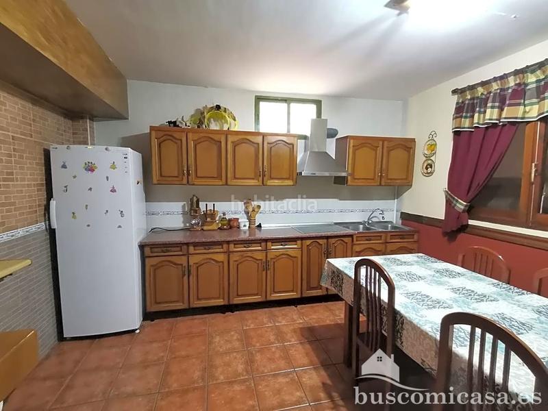 Foto 971debc3-4d4a-4bfa-9dbf-ee1a92b885ab. Casa gran casa de 4 plantas en la colonia del sol en Linares