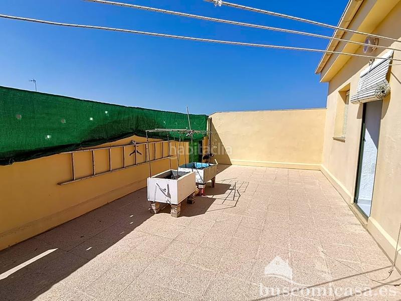 Foto aad86ed4-fc12-499a-abad-2fe19197c079. Casa gran casa de 4 plantas en la colonia del sol en Linares