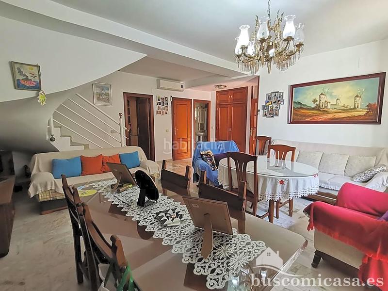 Foto c8833275-54e6-4e1a-a859-f769d6ee0b16. Casa gran casa de 4 plantas en la colonia del sol en Linares