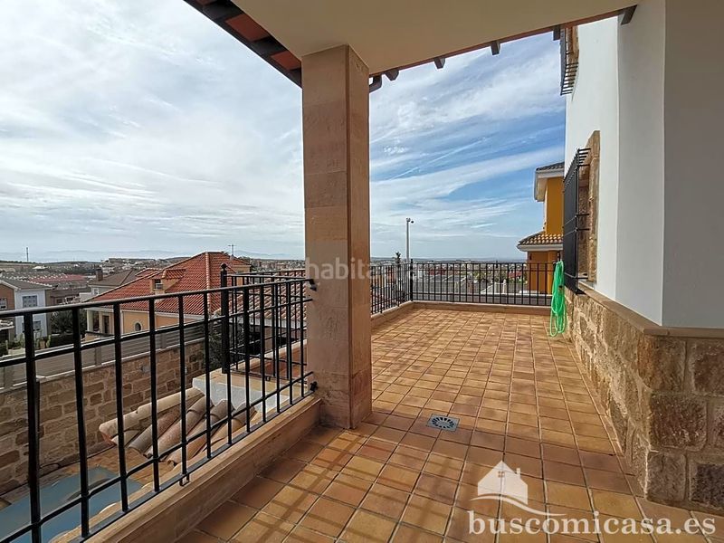 Foto 138bccb3-b8cc-4642-ad48-8303b2bbc3d6. Casa amb calefacció aparcament piscina a San Gonzalo Linares