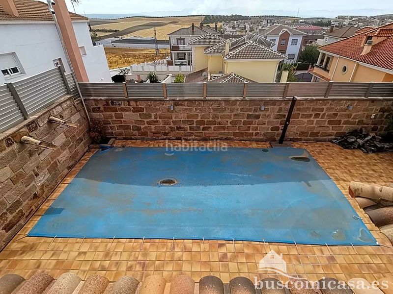 Foto 7a0d25d6-d2d5-456e-8091-93b73e3d7e66. Casa amb calefacció aparcament piscina a San Gonzalo Linares