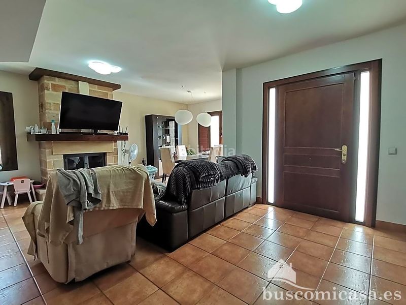 Foto ffaa6e40-f216-4c75-b9dc-de10e2e457a2. Casa amb calefacció aparcament piscina a San Gonzalo Linares