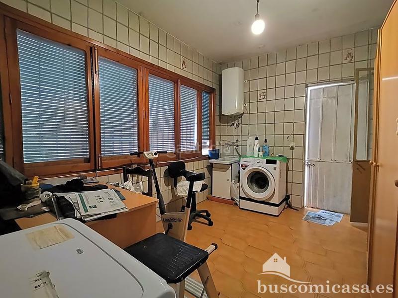 Foto f1091d9f-b8f6-4e56-a34c-0df45cb1d44d. Casa a schiera con parcheggio in Centro ciudad Linares