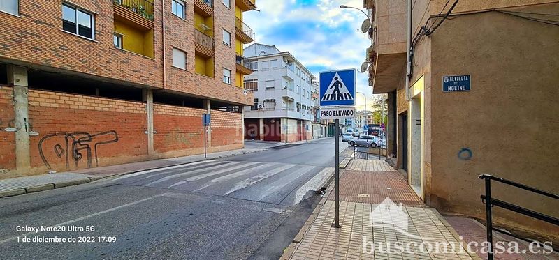 Foto c5f1a949-e773-461f-9a53-d9703d571ef8. Local comercial  bien situado en La Zarzuela - San José - Belén Linares
