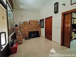 Local Comercial  Pío xii. Amplio local con posibilidad de hacer vivienda